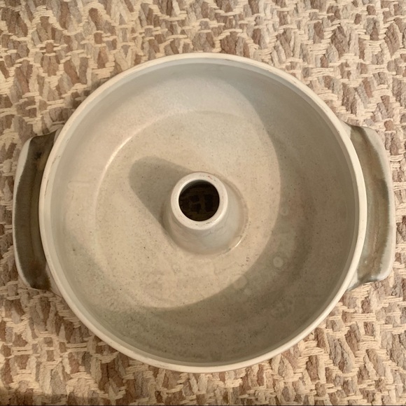 Green drip glaze pottery Bundt pan - Picture 3 of 4